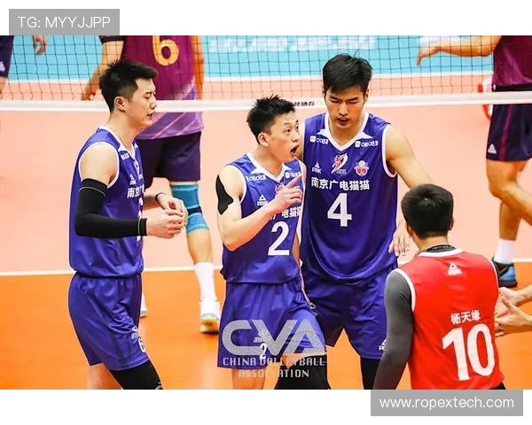 南京排球队与上海排球队赛后复盘团队协作的关键因素与表现分析 南京排球队与上海排球队赛后复盘团队协作的关键因素与表现分析