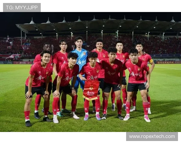 广州足球队在洲际杯积分榜上以54分稳居第一名，表现抢眼